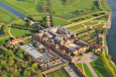 London: Hampton Court Full day and Afternoon Tea