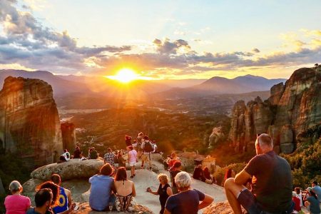 Kalabaka: Majestic Sunset Meteora Tour with a Local Guide